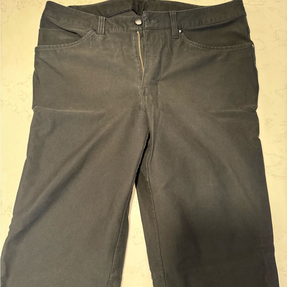 Men’s black lululemon utilitech casual khaki pants